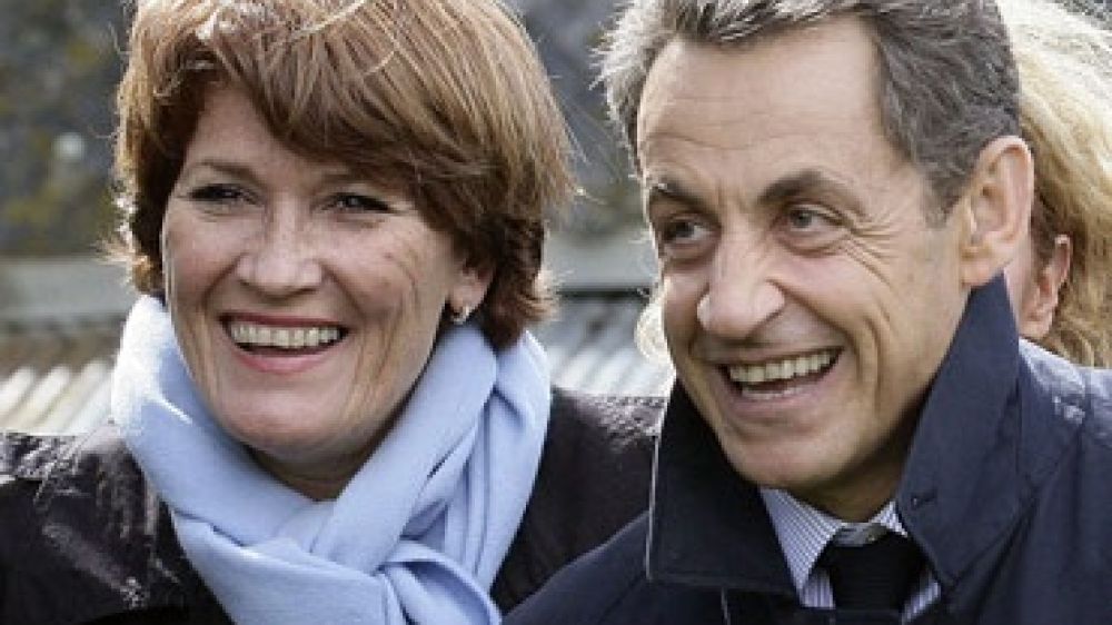 Claude Greff affirme sur VIvre FM si Sarkozy &eacute;tait encore aux affaires, tout serait accessible aujourd&#039;hui.