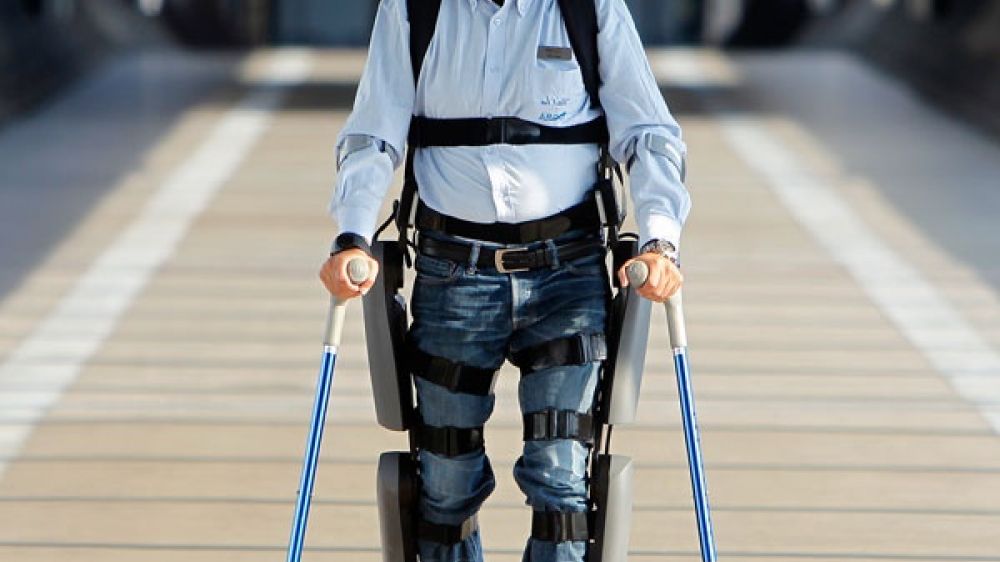 Les exosquelettes pourraient faciliter le quotidien des personnes en fauteuil roulant