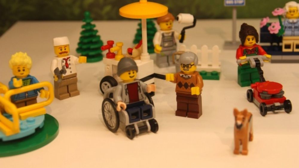 La premi&egrave;re figurine Lego en fauteuil roulant devrait sortir cet &eacute;t&eacute;