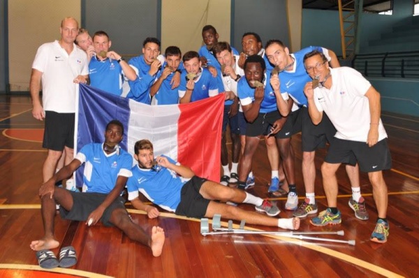 L'équipe de France de Futsal fête sa médaille de bronze