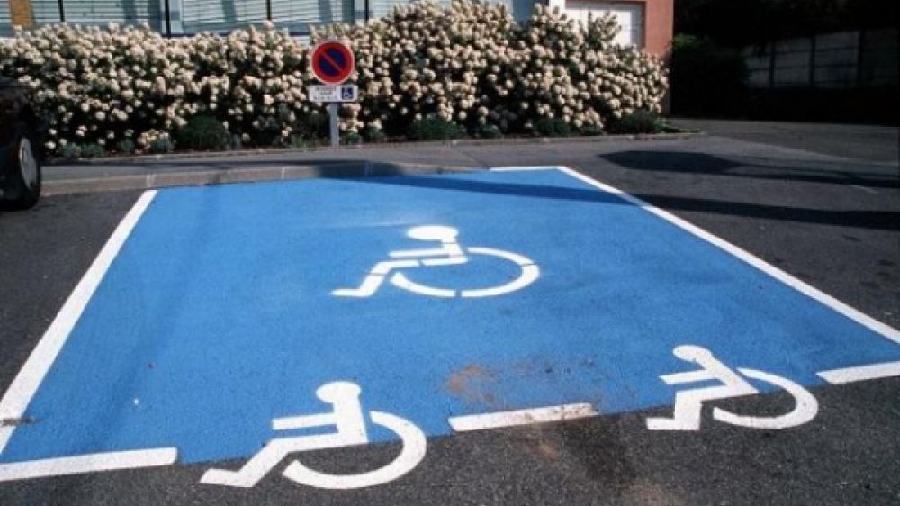 Avant de quitter votre v&eacute;hicule, pensez &agrave; v&eacute;rifier la gratuit&eacute; de la place handicap&eacute;e.