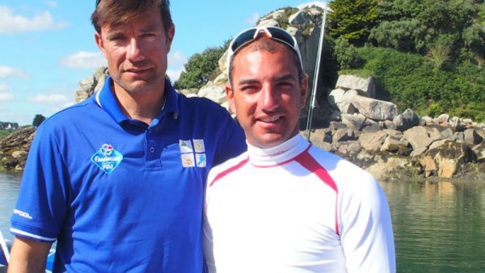 Eric Flageul et Damien S&eacute;guin, les co-skipper du trimaran handi-valide Des Pieds et Des Mains sur la route du Tour de France &agrave; la Voile